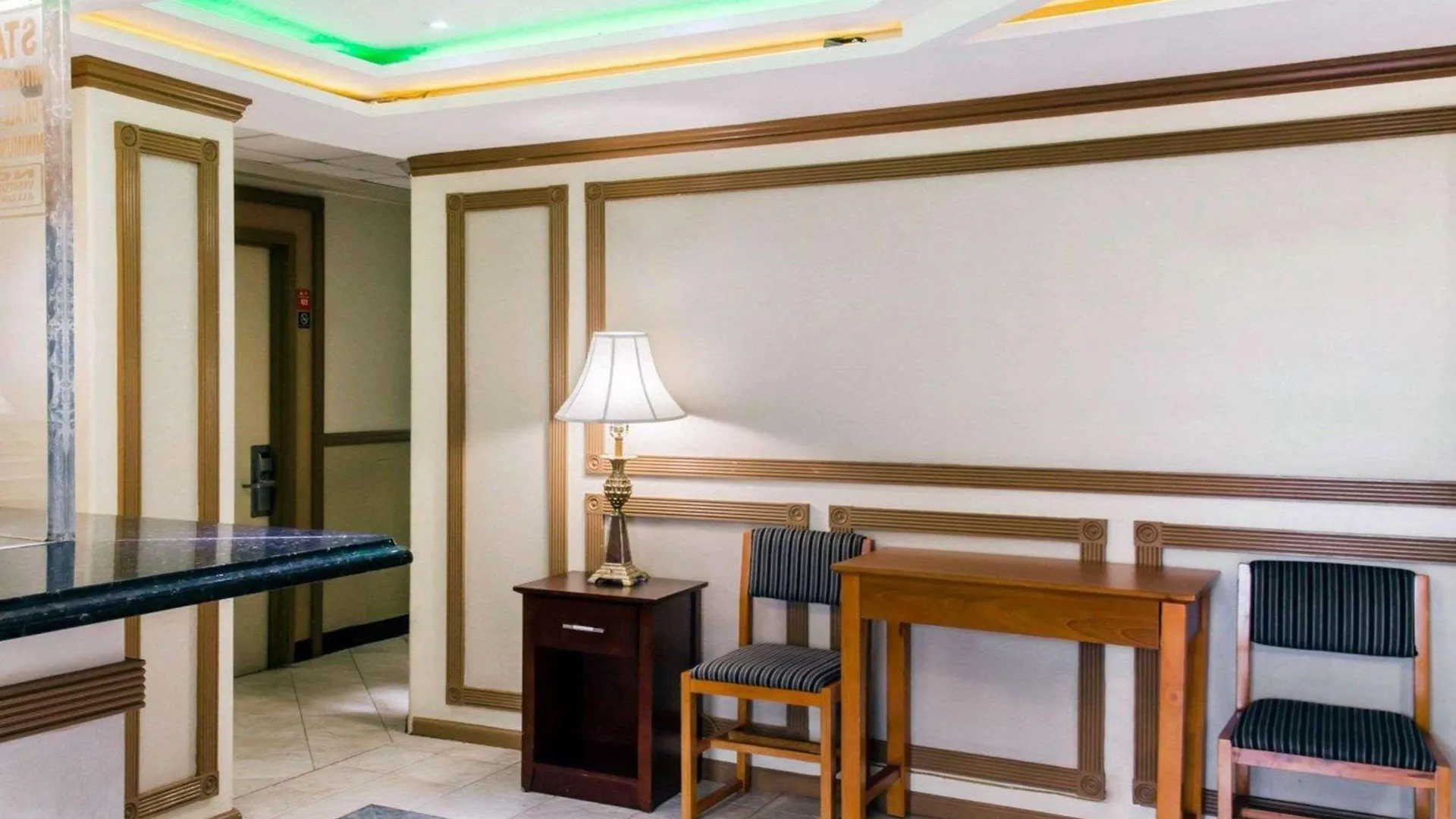 ניו יורק Econo Lodge South Ozone Park מלון
