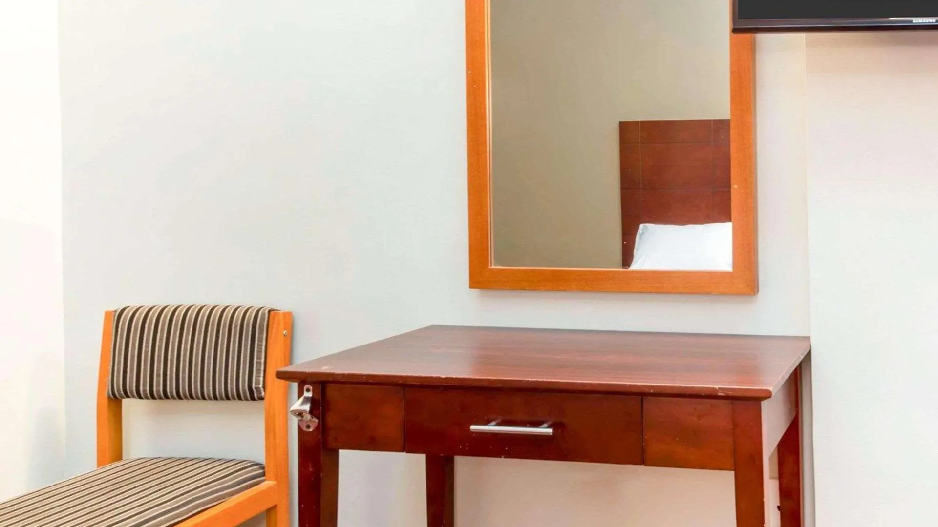 Econo Lodge South Ozone Park New York 2*,