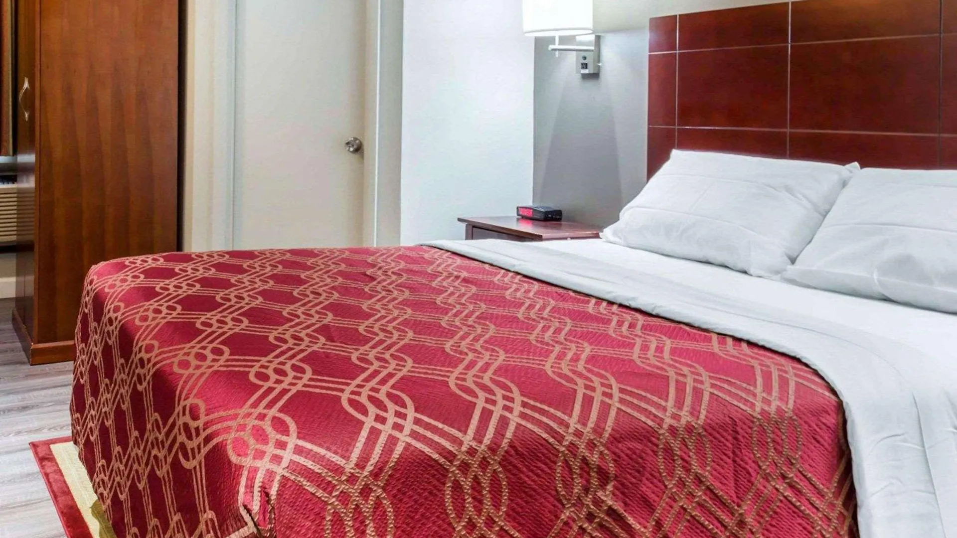 Econo Lodge South Ozone Park New York 2*,  United States
