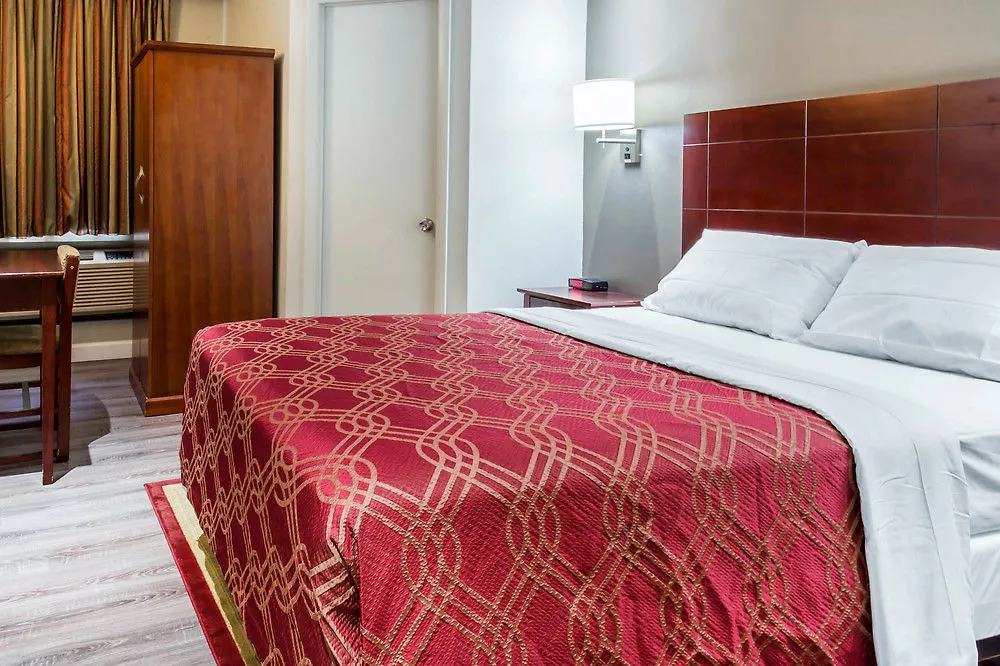 Econo Lodge South Ozone Park New York 2*,